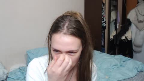 Snapshot of leila_bambi_ chatting on February 4, 11:38 am leila_bambi_ online show from February 4, 11:38 am