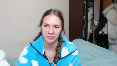 Snapshot of leila_bambi_ chatting on February 5, 3:20 pm leila_bambi_ online show from February 5, 3:20 pm