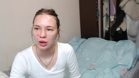 Snapshot of leila_bambi_ chatting on February 6, 10:26 am leila_bambi_ online show from February 6, 10:26 am