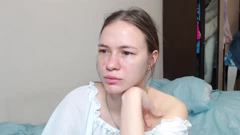 Snapshot of leila_bambi_ chatting on February 10, 2:26 pm leila_bambi_ online show from February 10, 2:26 pm