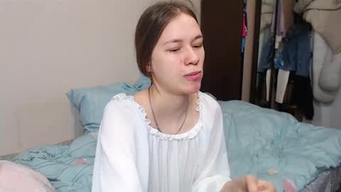 Snapshot of leila_bambi_ chatting on February 11, 2:57 pm leila_bambi_ online show from February 11, 2:57 pm
