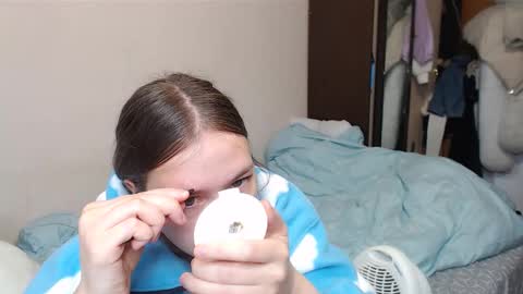 Snapshot of leila_bambi_ chatting on February 13, 5:22 pm leila_bambi_ online show from February 13, 5:22 pm