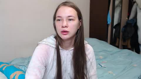 Snapshot of leila_bambi_ chatting on February 17, 7:10 pm leila_bambi_ online show from February 17, 7:10 pm