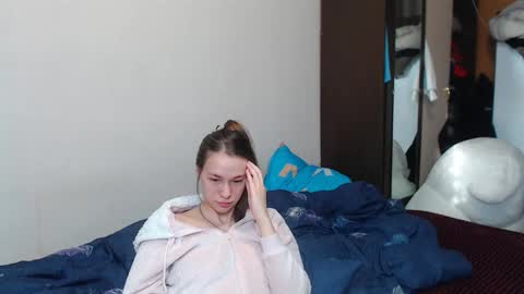 Snapshot of leila_bambi_ chatting on February 22, 5:23 am leila_bambi_ online show from February 22, 5:23 am