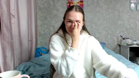 Snapshot of leila_bambi_ chatting on September 16, 9:54 am leila_bambi_ online show from September 16, 9:54 am