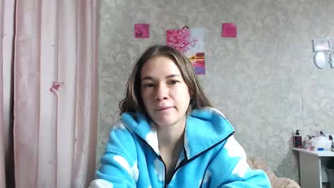 Snapshot of leila_bambi_ chatting on October 14, 8:04 am leila_bambi_ online show from October 14, 8:04 am