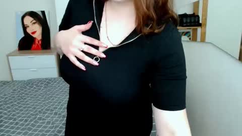 Snapshot of leila_beayte_ chatting on March 12, 6:11 pm Leila online show from March 12, 6:11 pm