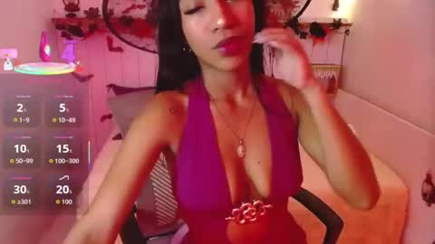 leilaebony_ online show from October 6, 2:25 pm