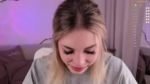 Snapshot of leilalafleur_ chatting on May 3, 3:34 am leilalafleur_ online show from May 3, 3:34 am