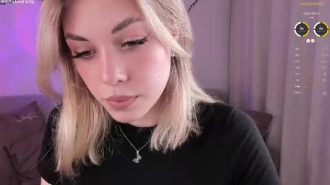 Snapshot of leilalafleur_ chatting on June 3, 5:10 am leilalafleur_ online show from June 3, 5:10 am
