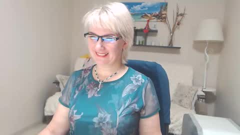 Leila Kinky online show from December 4, 5:05 am