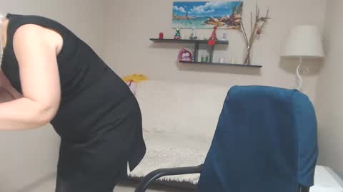 Leila Kinky online show from December 5, 5:26 am