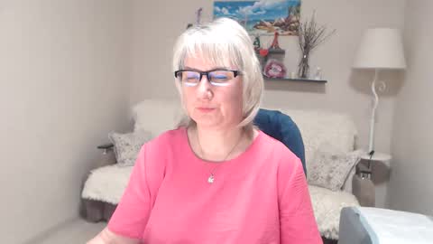 Leila Kinky online show from April 23, 7:20 am