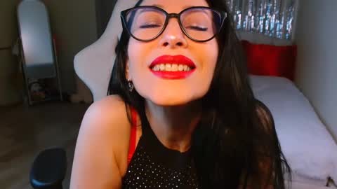 leilamurray online show from February 4, 4:39 pm