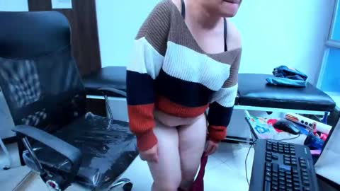 Leila online show from April 18, 7:07 pm