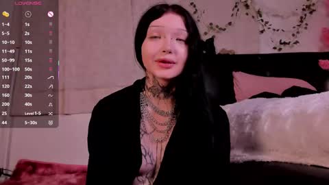 Snapshot of lein_bone chatting on October 10, 9:14 pm Lein online show from October 10, 9:14 pm