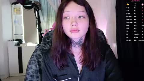 Snapshot of lein_bone chatting on June 22, 3:25 am Lein online show from June 22, 3:25 am