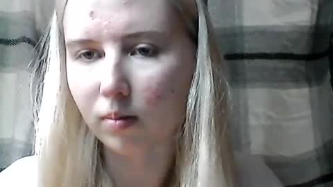 Snapshot of leiravus chatting on July 15, 2:55 pm leiravus online show from July 15, 2:55 pm