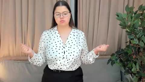 Snapshot of leishacaves chatting on October 22, 7:24 pm leishacaves online show from October 22, 7:24 pm