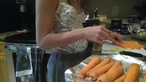 Lela Skyee online show from December 27, 9:43 pm