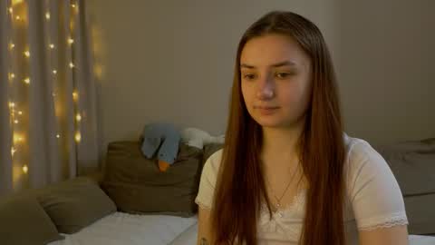 Lelia online show from March 9, 3:16 pm