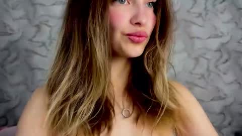 Snapshot of lemonhazeeee chatting on October 18, 8:26 am Lemonhazeeee online show from October 18, 8:26 am