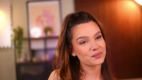 Lena Laurent online show from April 3, 7:50 am