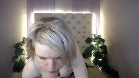 Lena online show from January 12, 7:00 am