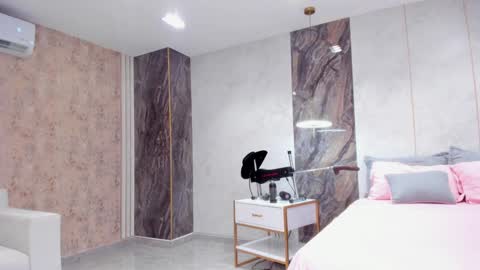 Snapshot of lenathompson chatting on January 25, 4:34 am Lenathompson online show from January 25, 4:34 am