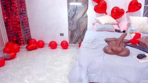 Snapshot of lenathompson chatting on February 21, 7:45 am Lenathompson online show from February 21, 7:45 am