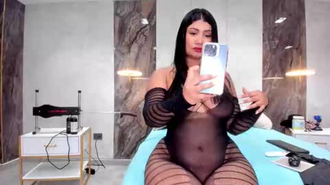 Snapshot of lenathompson chatting on March 1, 3:53 am Lenathompson online show from March 1, 3:53 am