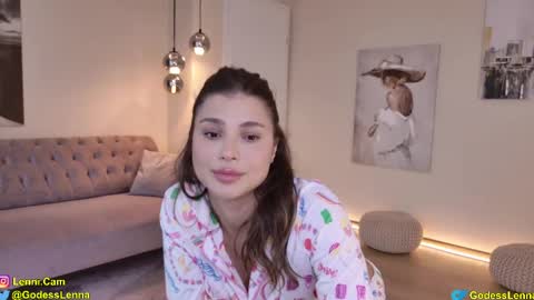 Snapshot of lenna_godess chatting on May 22, 6:31 am Lenna Goddess online show from May 22, 6:31 am