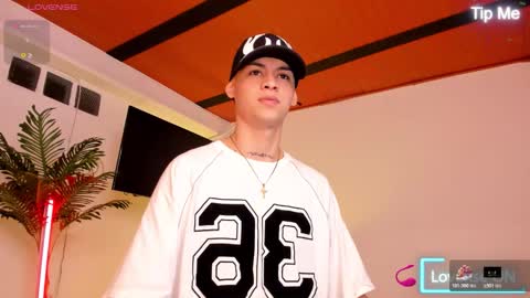 Lenner INDEPENDENT MODEL online show from November 17, 1:00 am