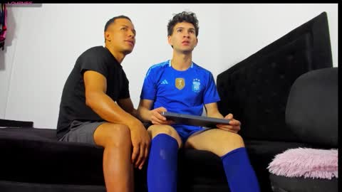 Snapshot of leo183877 chatting on March 6, 3:36 am leo183877 online show from March 6, 3:36 am