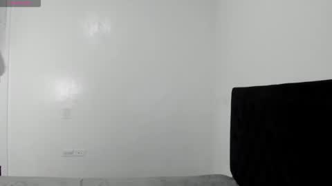 Snapshot of leo183877 chatting on March 8, 4:33 pm leo183877 online show from March 8, 4:33 pm