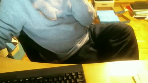 Snapshot of leo2702 chatting on March 12, 12:36 pm Leo 2702 online show from March 12, 12:36 pm