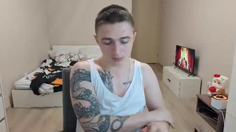 Snapshot of leo__miller chatting on July 1, 5:56 pm LEO online show from July 1, 5:56 pm