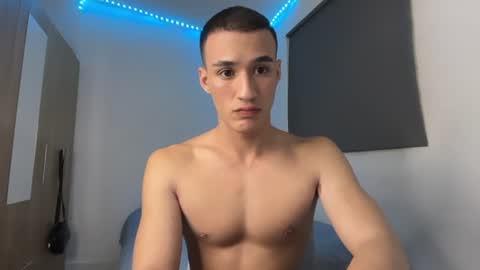 leo_delveyy online show from July 24, 5:38 am