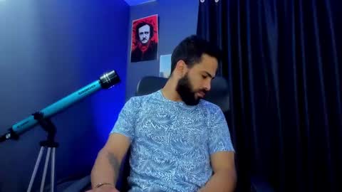 Leo  Diaz online show from December 22, 6:37 pm