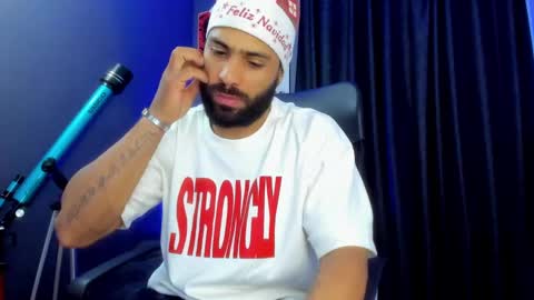 Leo  Diaz online show from December 26, 2:22 am