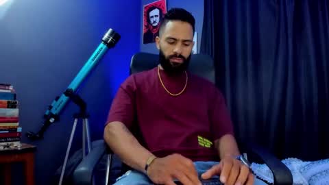 Leo  Diaz online show from December 31, 11:28 pm