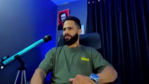 Leo  Diaz online show from January 3, 4:22 am