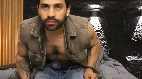 Leo  Diaz online show from March 30, 12:00 am