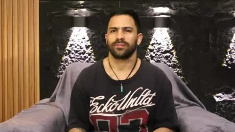 Leo  Diaz online show from April 22, 11:17 pm