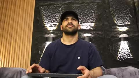 Leo  Diaz online show from April 23, 11:07 pm