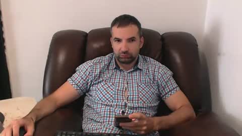 Snapshot of leo_gianni chatting on August 5, 9:01 am Leo Gianni online show from August 5, 9:01 am