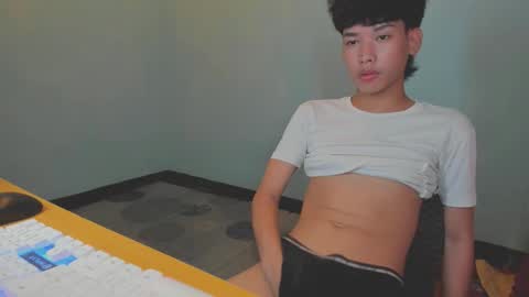 Snapshot of leo_hottiesexyasian chatting on October 5, 2:59 pm Leo online show from October 5, 2:59 pm