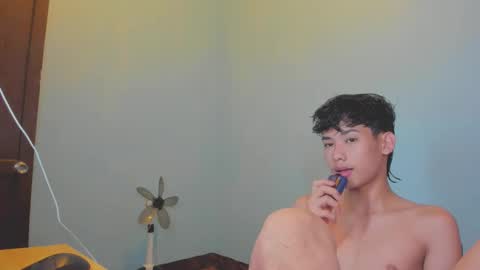Snapshot of leo_hottiesexyasian chatting on October 9, 3:54 pm Leo online show from October 9, 3:54 pm