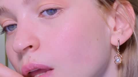  Ashly  online show from December 3, 3:33 pm