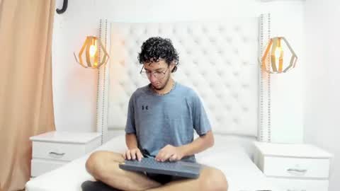 Snapshot of leo_sanz6 chatting on June 30, 12:17 pm LEO online show from June 30, 12:17 pm